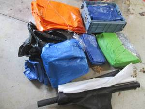 lot 23 image: Clamshell closing tote, multiple as...