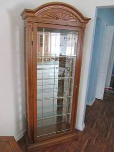 lot 55 image: Beautiful Wood and Glass Curio Cabi...