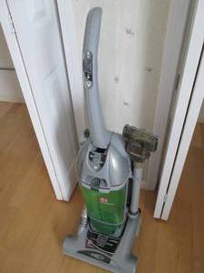lot 57 image: Hoover Empower Wide path vacuum cle...