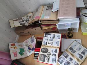 lot 60 image: Huge Assortment of Vintage photo al...