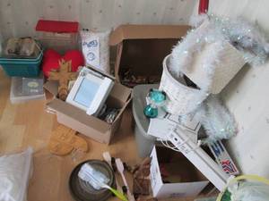 lot 61 image: Corner lot of craft supplies, displ...