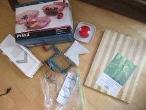 lot 69 image: Pyrex glass 4pc Corning bakeware se...