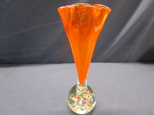 lot 2 image: Unique Blown Glass Vase