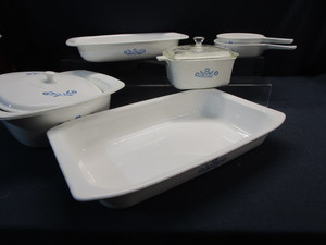 lot 40 image: Corning Blue Cornflower Cookware