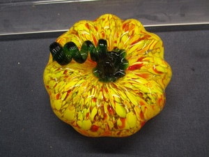 lot 56 image: Glass Pumpkin