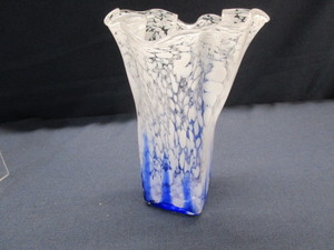 lot 67 image: Stretch Vase