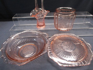lot 82 image: Pink Depression Glass
