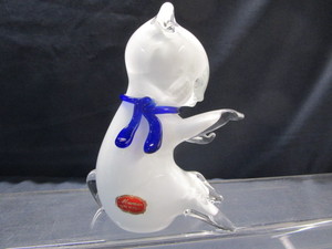 lot 104 image: Murano Kitten