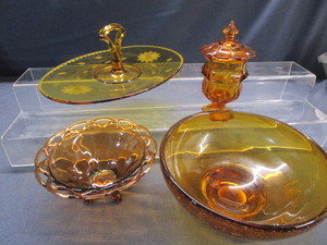 lot 111 image: Seeded Glass. Tray, Bowl, Candy