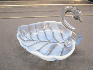 lot 115 image: Blue Opalescent Swan