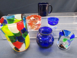 lot 120 image: Vibrant Color  Cobalt Pieces