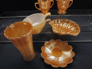 lot 125 image: Fire King Pieces