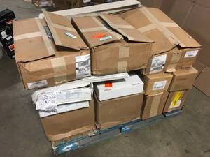 Pallet of Misc ceramic tile Various Models and Conditions Customer Returns See Pictures