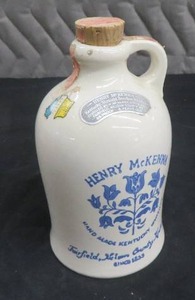 lot 14 image: VINTAGE KENTUCKY WHISKEY BOTTLE