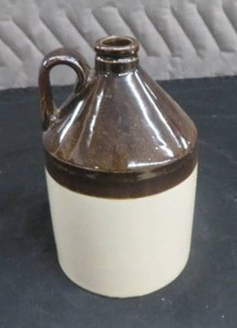 lot 19 image: ANTIQUE 2 TONED WHISKEY JUG