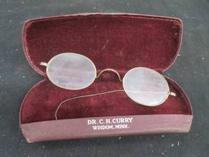 lot 39 image: 4 PAIR OF ANTIQUE  VINTAGE GLASSES