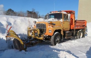 1990 FORD DUMP TRUCK
