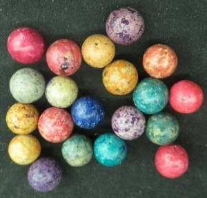 lot 69 image: VINTAGE MARBLES