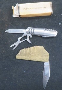 lot 76 image: 2 POCKET KNIFES