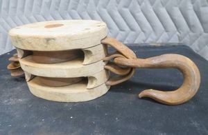 lot 97 image: VINTAGE  ANTIQUE WOODEN PULLEY