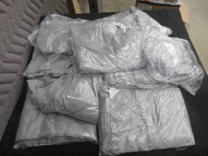 lot 101 image: 8 BLANKETS