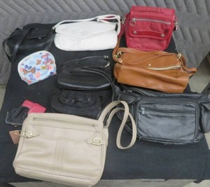 lot 104 image: ASSORTED PURSE AND HAND BAGS