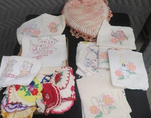 lot 111 image: VINTAGE WARMING PADS AND NAPHKINS