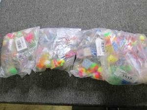 4 new bags fo fidgetstoys ...