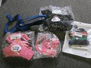 lot of 5 dog harnesses ...