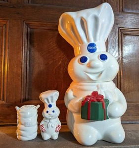 lot 34 image: Pillsbury Doughboy Cookie Jar And SaltPepper Shakers