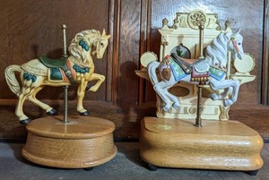 lot 36 image: Two Vintage Willitts Inc. Melodies Music Boxes
