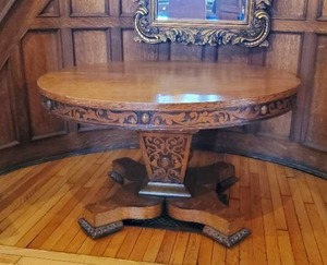 lot 170 image: Antique Oak Pedestal Base Table