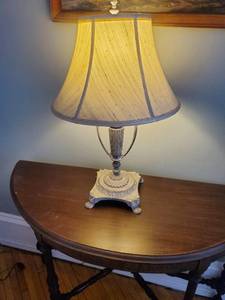 lot 198 image: Table Lamps