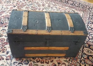 lot 200 image: Antique Chest