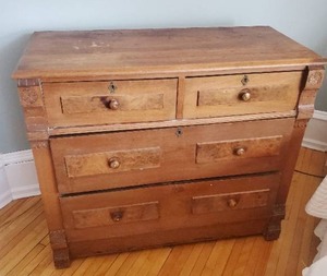 lot 202 image: Antique Dresser