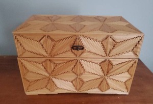 lot 204 image: Jewelry Box