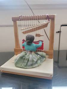 lot 206 image: Weaving Figurine