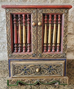 lot 108 image: Decorative Cabinet From Thailand