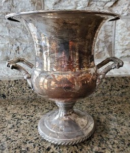 lot 109 image: Silver Plated Urn