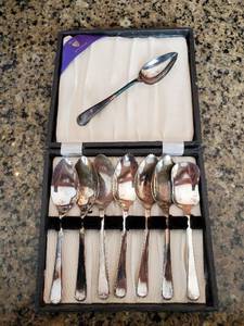 lot 314 image: Silverplated Spoons