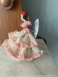 lot 208 image: Dresden Figurine
