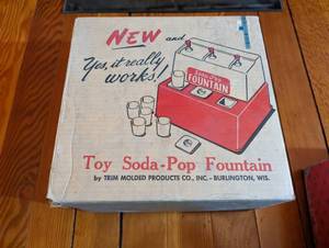 lot 409 image: Soda Fountain Toy