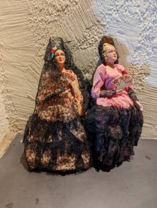lot 419 image: Two Old Dolls