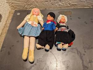 lot 426 image: Heritage Dolls  5