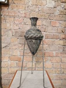lot 463 image: Stoneware Vessel
