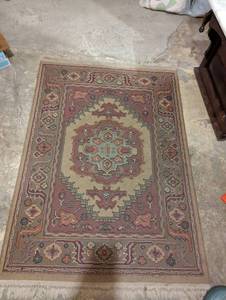 lot 466 image: Floor Rug
