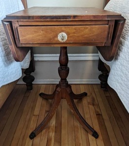 lot 283 image: Old Drop Leaf Side Table