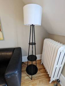 lot 289 image: Standing Floor Lamp
