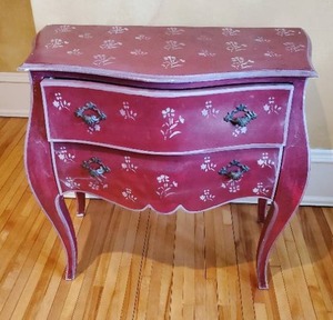 lot 369 image: Vintage Bombay Chest