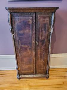 lot 398 image: CD Case